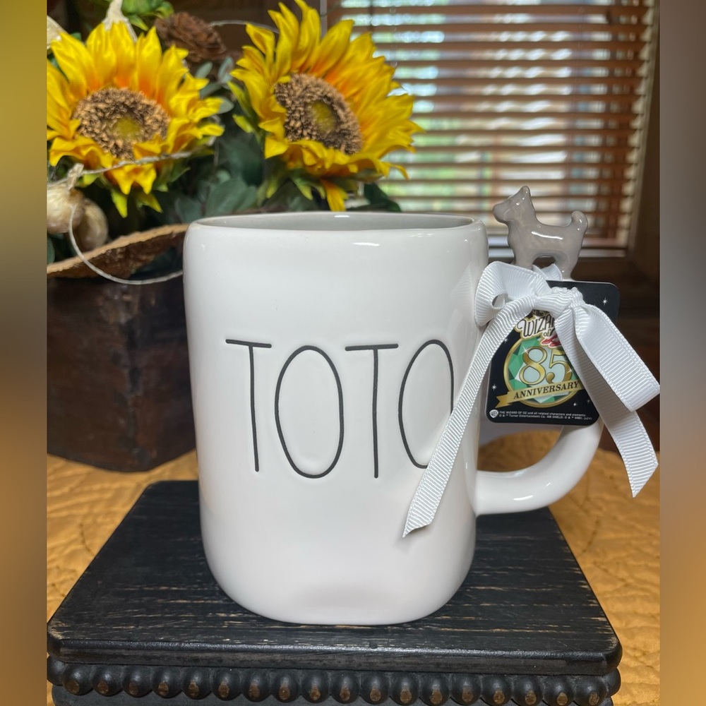 The Wizard of Oz TOTO Rae Dunn Mug
